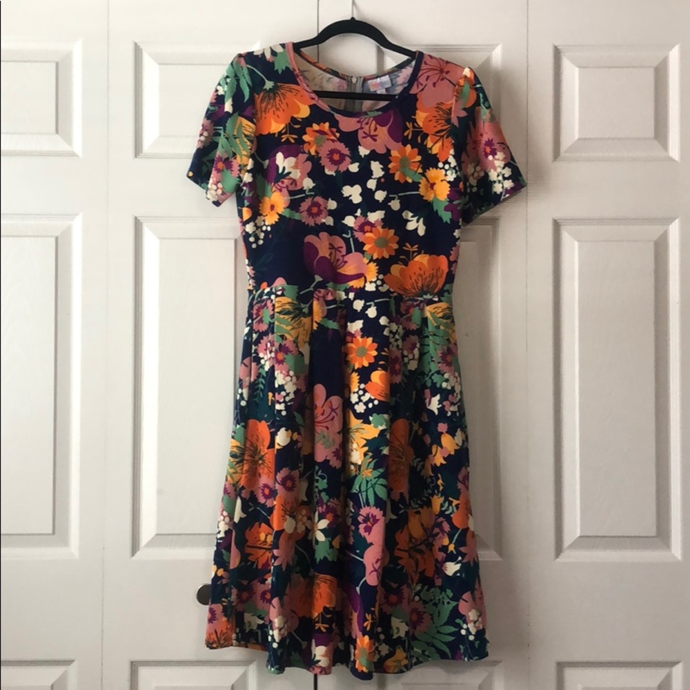 🌺Hawaiian LuLaRoe Amelia🌺 - Picture 1 of 8